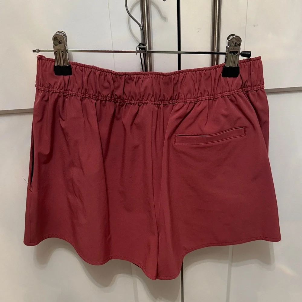 ALO Yoga Clubhouse Skort in Mars Clay XS